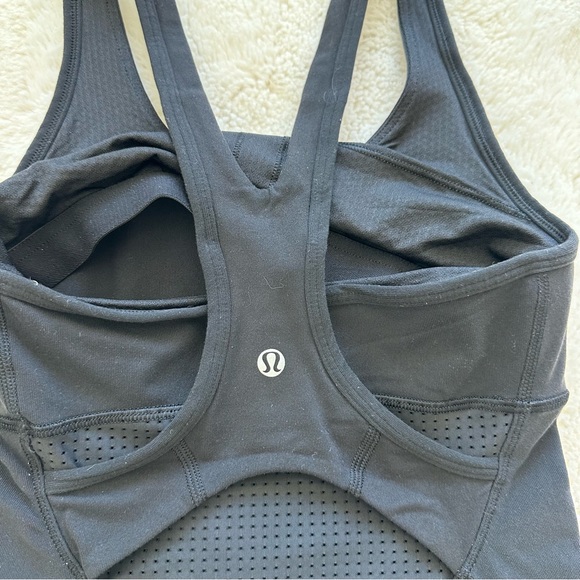 Bundle of lululemon women tank tops size 4 US - Picture 5 of 5